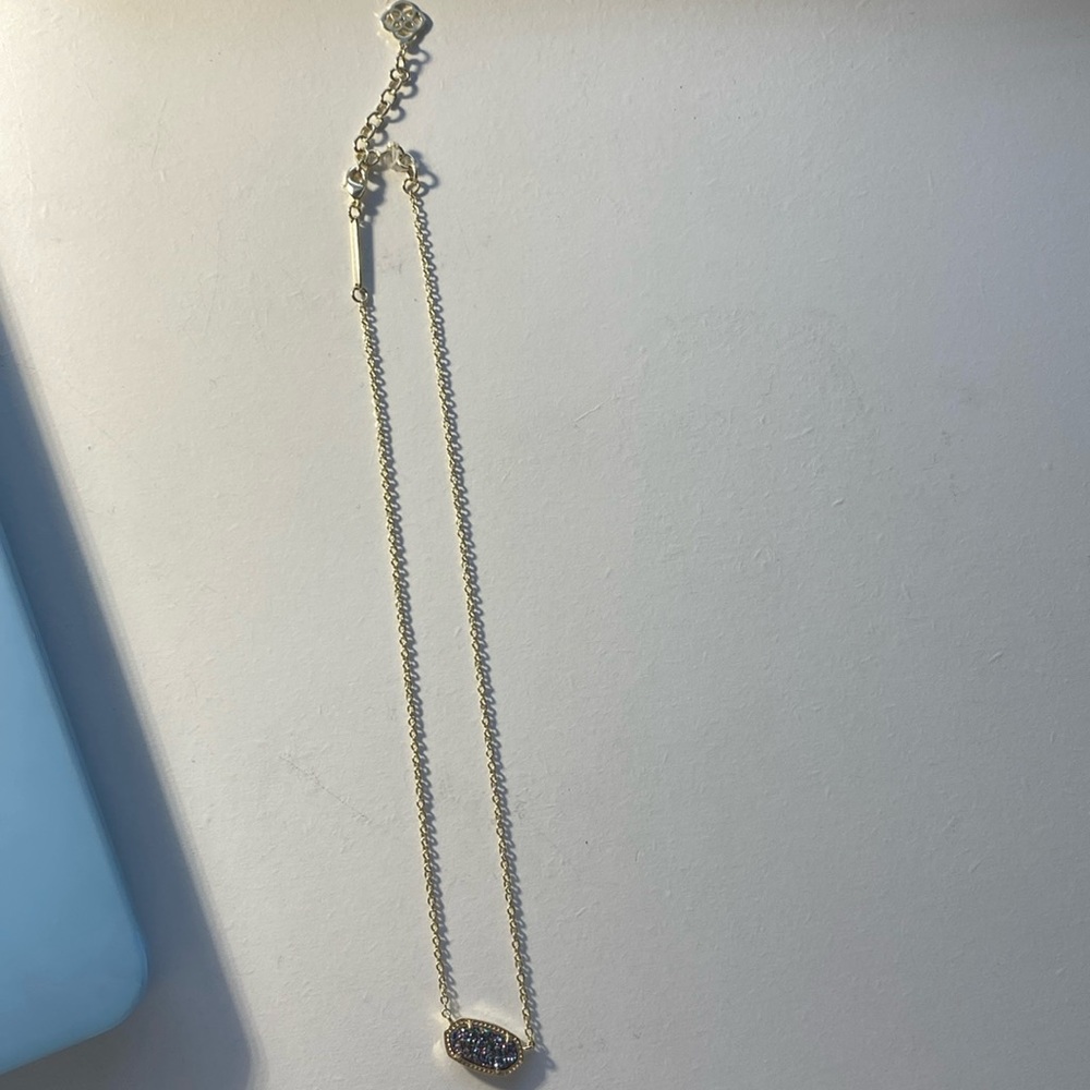 kendra scott necklace!